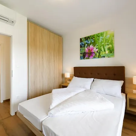 Apartment In Zsira Near Thermal Spa, Cleaning Included Appartamento *